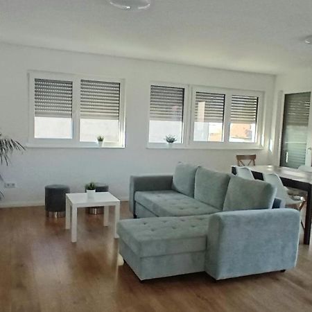 Neubau Appartement Mit Terasse, Privater Eingang,Parkplatz,Kueche Фюрт Экстерьер фото
