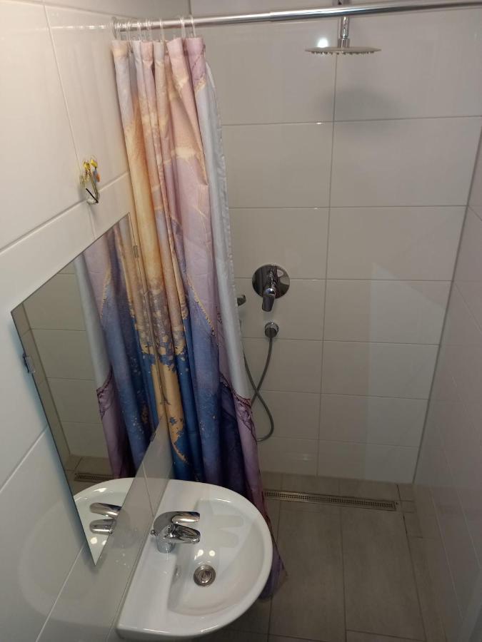 Neubau Appartement Mit Terasse, Privater Eingang,Parkplatz,Kueche Фюрт Экстерьер фото