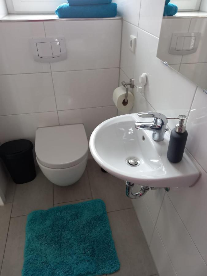 Neubau Appartement Mit Terasse, Privater Eingang,Parkplatz,Kueche Фюрт Экстерьер фото