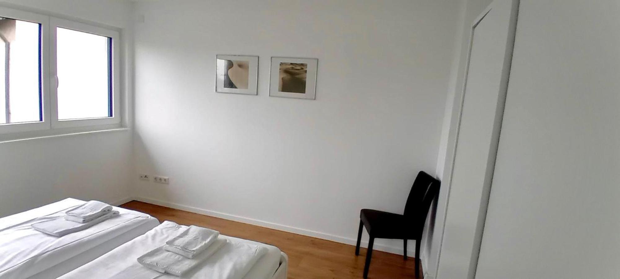 Neubau Appartement Mit Terasse, Privater Eingang,Parkplatz,Kueche Фюрт Экстерьер фото