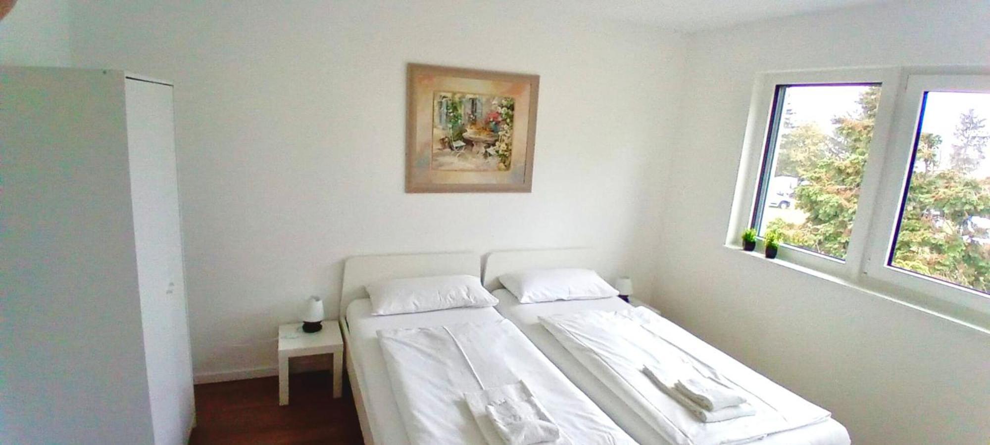 Neubau Appartement Mit Terasse, Privater Eingang,Parkplatz,Kueche Фюрт Экстерьер фото